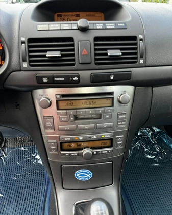 Toyota Avensis cena 13500 przebieg: 190000, rok produkcji 2003 z Sępopol małe 211